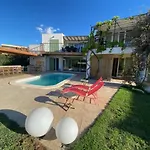 Bord De Avec Piscine 200 Metres