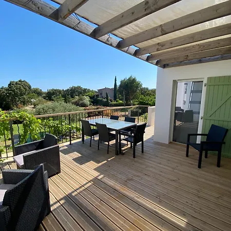 Bord De Avec Piscine 200 Metres 别墅 *