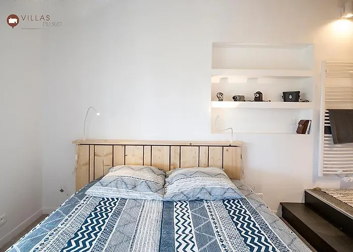 Bord De Avec Piscine 200 Metres *