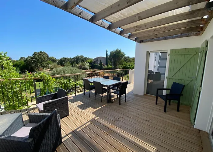 Bord De Avec Piscine 200 Metres 别墅 *