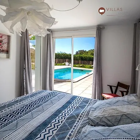 Bord De Avec Piscine 200 Metres Zonza