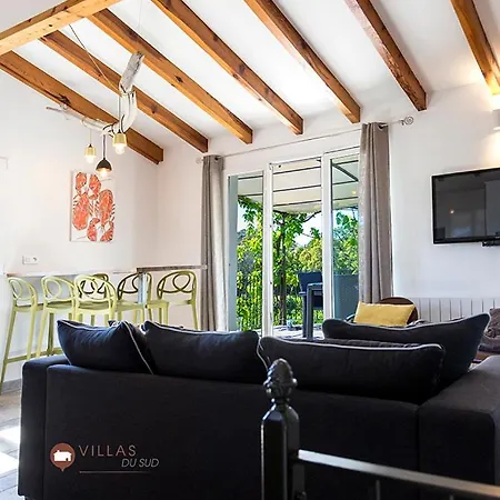 Bord De Avec Piscine 200 Metres *