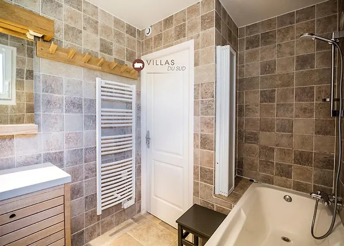 Villa Bord De Avec Piscine 200 Metres